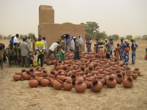 Women start their new kiln, Kelbo