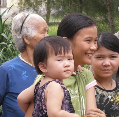 DW - VN Vietnam families
